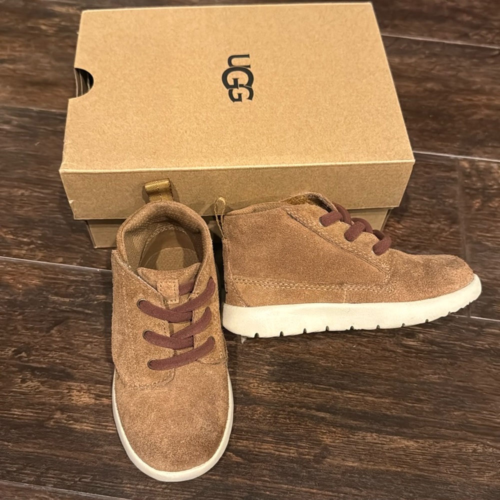 Ugg Toddler Canoe II boot sneaker